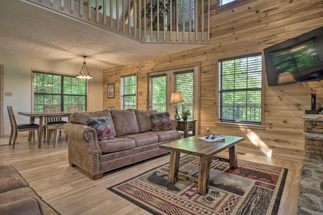 Rustic Pigeon Forge Home With Private Hot Tub! Buitenkant foto