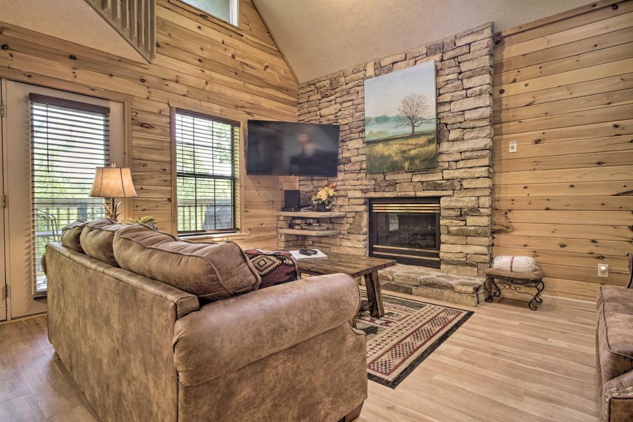 Rustic Pigeon Forge Home With Private Hot Tub! Buitenkant foto