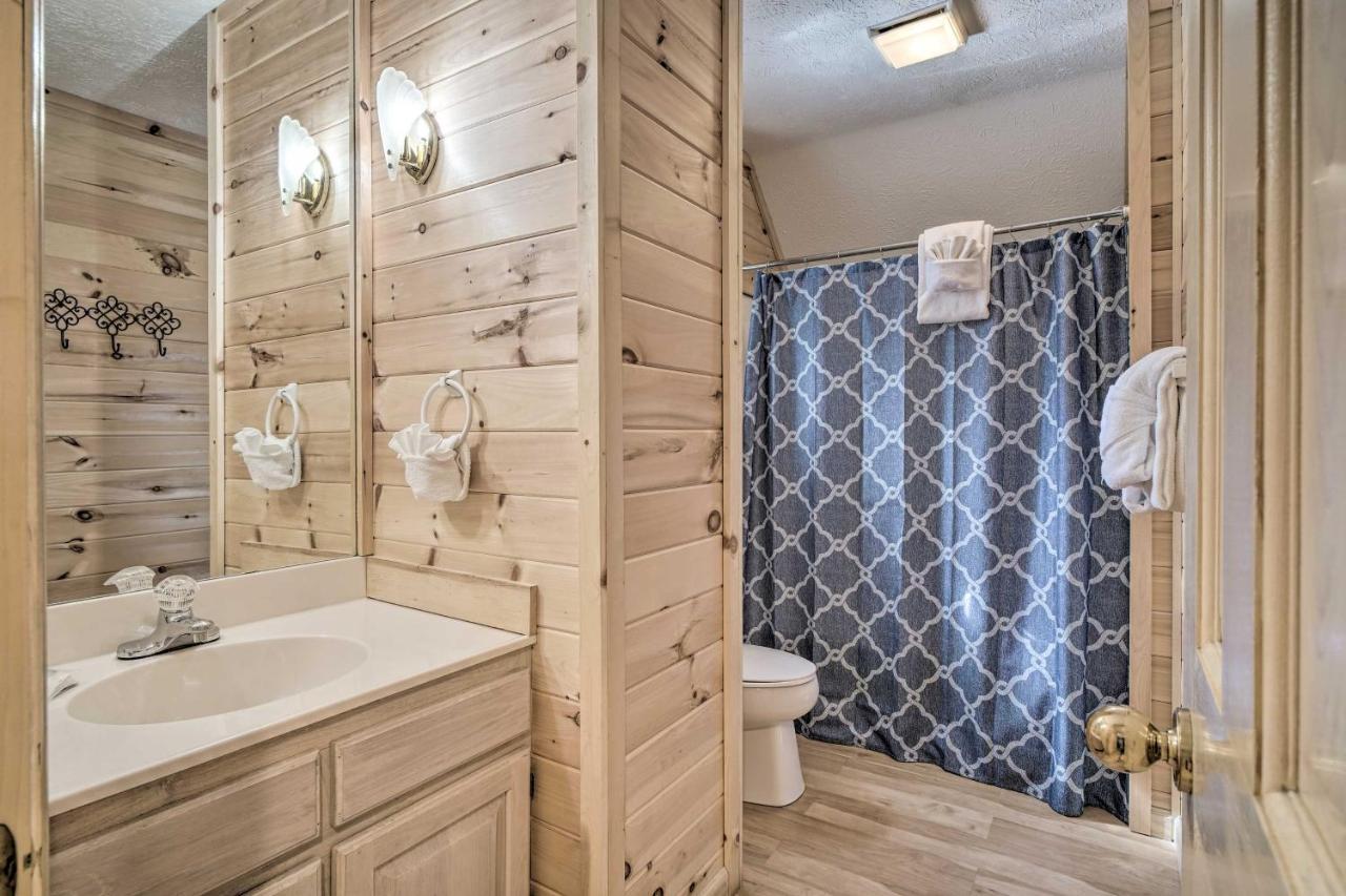 Rustic Pigeon Forge Home With Private Hot Tub! Buitenkant foto
