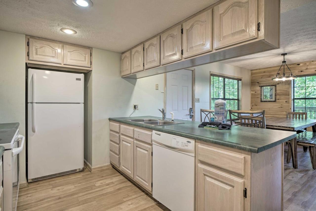 Rustic Pigeon Forge Home With Private Hot Tub! Buitenkant foto