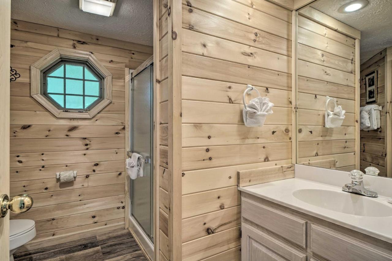 Rustic Pigeon Forge Home With Private Hot Tub! Buitenkant foto